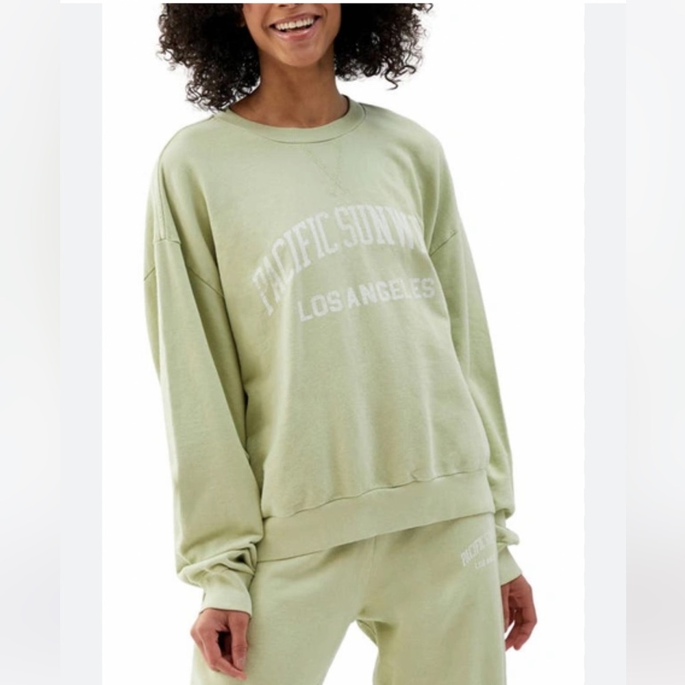Pacsun Hailey Green Vintage Inspired  Graphic Crewneck Sweatshirt Size M